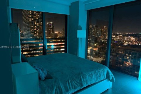 Condo in Miami, Florida, 2 bedrooms  № 2050631 - photo 17