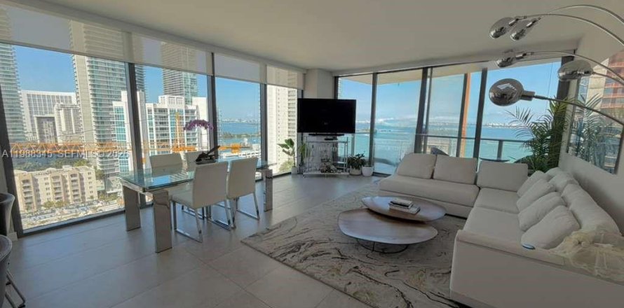 Condo in Miami, Florida, 2 bedrooms  № 2050631