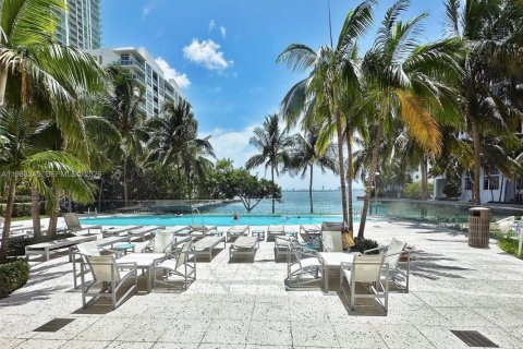 Condo in Miami, Florida, 2 bedrooms  № 2050631 - photo 26