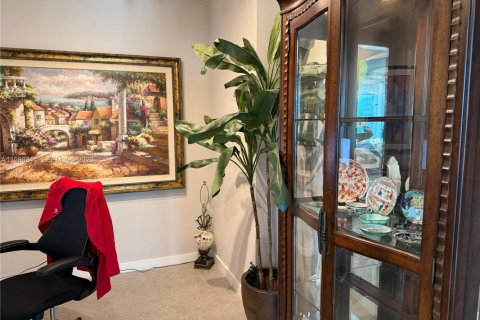 Condo in Miami, Florida, 2 bedrooms  № 2050631 - photo 15