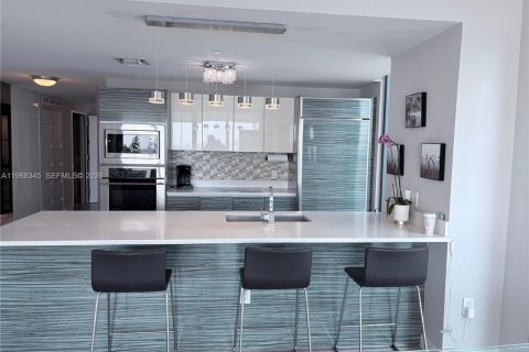 Condo in Miami, Florida, 2 bedrooms  № 2050631 - photo 6