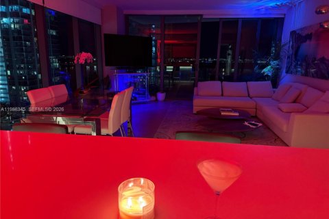 Condo in Miami, Florida, 2 bedrooms  № 2050631 - photo 12