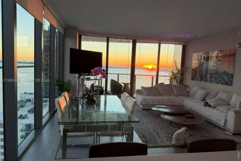 Condo in Miami, Florida, 2 bedrooms  № 2050631 - photo 4