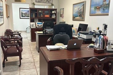 Propiedad comercial en venta en Miami Beach, Florida № 1936379 - foto 6