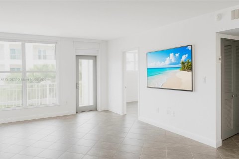 Copropriété à louer à Miami Beach, Floride: 2 chambres, 106.84 m2 № 1971503 - photo 1