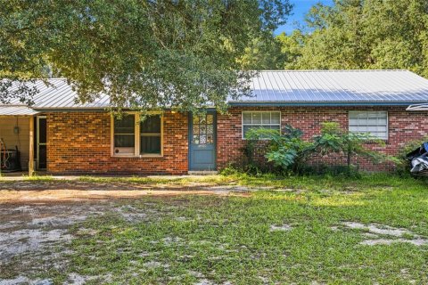 House in Dunnellon, Florida 3 bedrooms, 141.95 sq.m. № 2226037