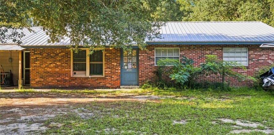 House in Dunnellon, Florida 3 bedrooms, 141.95 sq.m. № 2226037