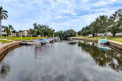 Condo in North Fort Myers, Florida, 2 bedrooms  № 1690888 - photo 24