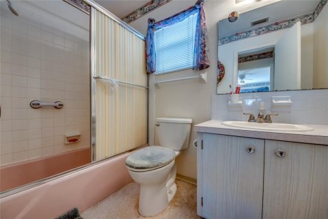 Condo in North Fort Myers, Florida, 2 bedrooms  № 1690888 - photo 19