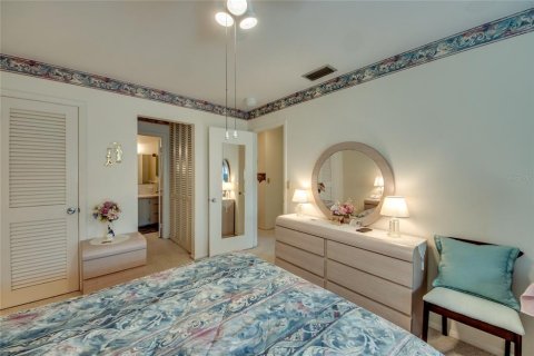 Condo in North Fort Myers, Florida, 2 bedrooms  № 1690888 - photo 20