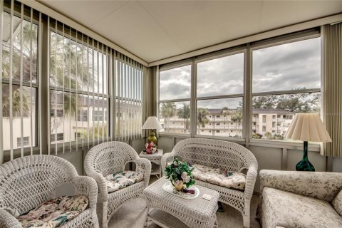 Condo in North Fort Myers, Florida, 2 bedrooms  № 1690888 - photo 14
