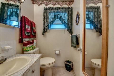 Condo in North Fort Myers, Florida, 2 bedrooms  № 1690888 - photo 23