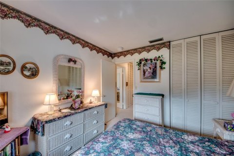 Condo in North Fort Myers, Florida, 2 bedrooms  № 1690888 - photo 17