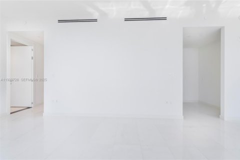 Купить кондоминиум в Майами, Флорида 5 спален, 358.05м2, № 2039971 - фото 21