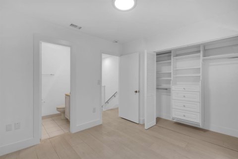 Купить кондоминиум в Корал-Гейблс, Флорида 3 комнаты, 92.25м2, № 2187657 - фото 15