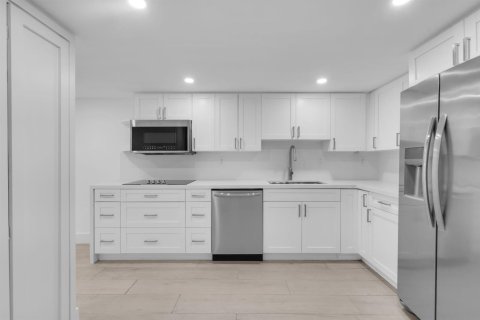 Купить кондоминиум в Корал-Гейблс, Флорида 3 комнаты, 92.25м2, № 2187657 - фото 11