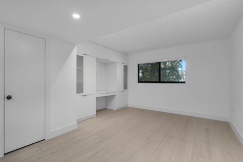 Купить кондоминиум в Корал-Гейблс, Флорида 3 комнаты, 92.25м2, № 2187657 - фото 7