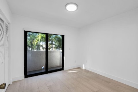 Купить кондоминиум в Корал-Гейблс, Флорида 3 комнаты, 92.25м2, № 2187657 - фото 14