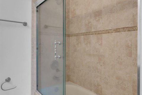 Купить кондоминиум в Корал-Гейблс, Флорида 3 комнаты, 92.25м2, № 2187657 - фото 21
