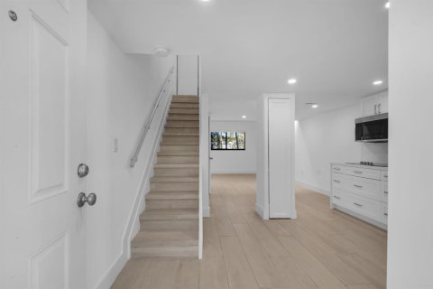 Купить кондоминиум в Корал-Гейблс, Флорида 3 комнаты, 92.25м2, № 2187657 - фото 4