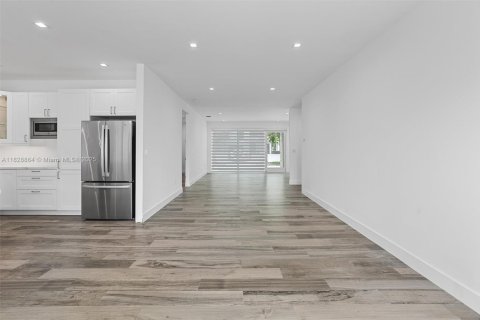 Купить виллу или дом в Майами, Флорида 2 спальни, 164.81м2, № 1805964 - фото 11