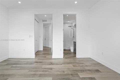 Купить виллу или дом в Майами, Флорида 2 спальни, 164.81м2, № 1805964 - фото 17