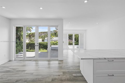 Casa en venta en Miami, Florida, 2 dormitorios, 164.81 m2 № 1805964 - foto 6