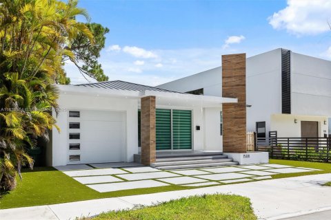 Casa en venta en Miami, Florida, 2 dormitorios, 164.81 m2 № 1805964 - foto 3