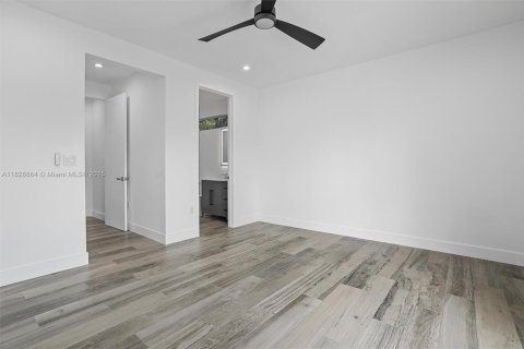 Купить виллу или дом в Майами, Флорида 2 спальни, 164.81м2, № 1805964 - фото 16