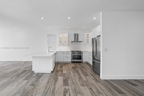 Купить виллу или дом в Майами, Флорида 2 спальни, 164.81м2, № 1805964 - фото 9