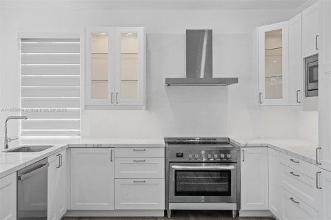 Купить виллу или дом в Майами, Флорида 2 спальни, 164.81м2, № 1805964 - фото 12