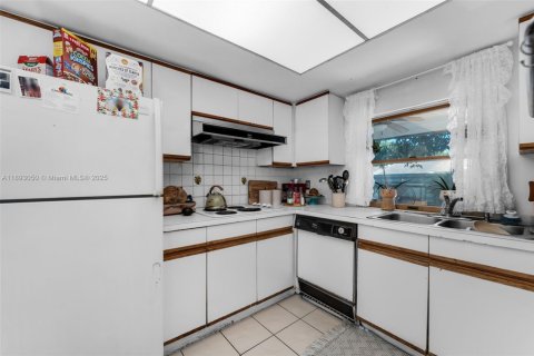 Casa en venta en Miami, Florida, 3 dormitorios, 129.78 m2 № 1946481 - foto 5