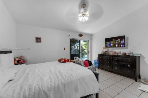 Casa en venta en Miami, Florida, 3 dormitorios, 129.78 m2 № 1946481 - foto 11