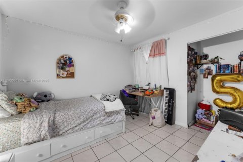 Casa en venta en Miami, Florida, 3 dormitorios, 129.78 m2 № 1946481 - foto 15