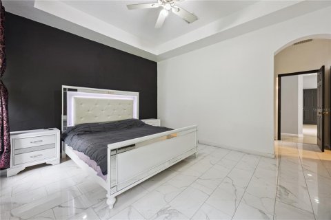 House in Orlando, Florida 4 bedrooms, 189.43 sq.m. № 2280512 - photo 20