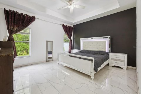 House in Orlando, Florida 4 bedrooms, 189.43 sq.m. № 2280512 - photo 21