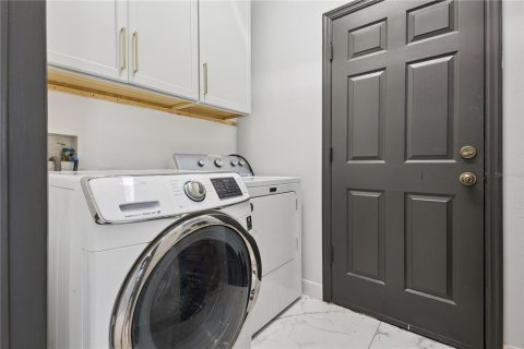 House in Orlando, Florida 4 bedrooms, 189.43 sq.m. № 2280512 - photo 29