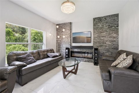 House in Orlando, Florida 4 bedrooms, 189.43 sq.m. № 2280512 - photo 10