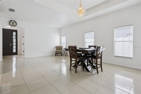 House in Orlando, Florida 4 bedrooms, 189.43 sq.m. № 2280512 - photo 6