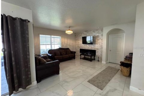 Villa ou maison à louer à Winter Haven, Floride: 4 chambres, 172.05 m2 № 2431879 - photo 12