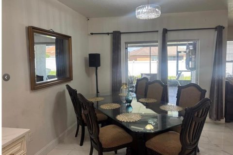 Villa ou maison à louer à Winter Haven, Floride: 4 chambres, 172.05 m2 № 2431879 - photo 5