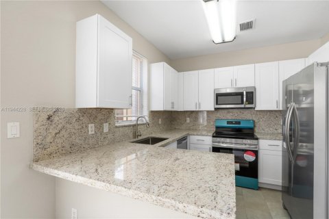 Townhouse in Miami, Florida 3 bedrooms, 134.89 sq.m. № 2003346