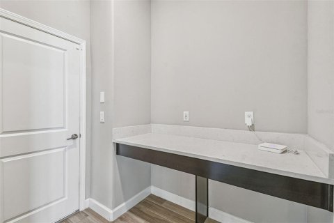 House in San Antonio, Florida 3 bedrooms, 218.23 sq.m. № 1883596 - photo 28