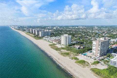 Condominio en alquiler en Lauderdale-by-the-Sea, Florida, 2 dormitorios, 120.77 m2 № 1060142 - foto 1