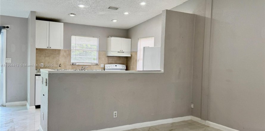 Villa ou maison à Hollywood, Floride 3 chambres, 98.1 m2 № 1955767