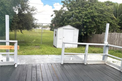 Villa ou maison à louer à Hollywood, Floride: 3 chambres, 98.1 m2 № 1955767 - photo 10