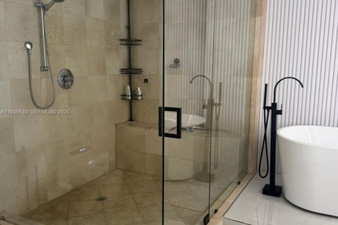 Condominio en alquiler en Hallandale Beach, Florida, 2 dormitorios, 124.21 m2 № 1997089 - foto 11