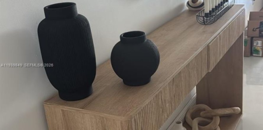 Condominio en Hallandale Beach, Florida, 2 dormitorios  № 1997089