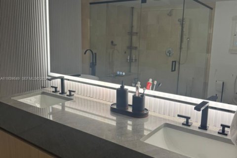 Condominio en alquiler en Hallandale Beach, Florida, 2 dormitorios, 124.21 m2 № 1997089 - foto 12