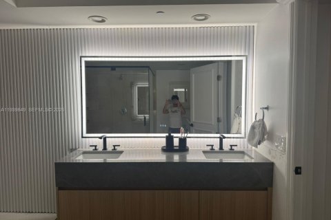 Condominio en alquiler en Hallandale Beach, Florida, 2 dormitorios, 124.21 m2 № 1997089 - foto 8